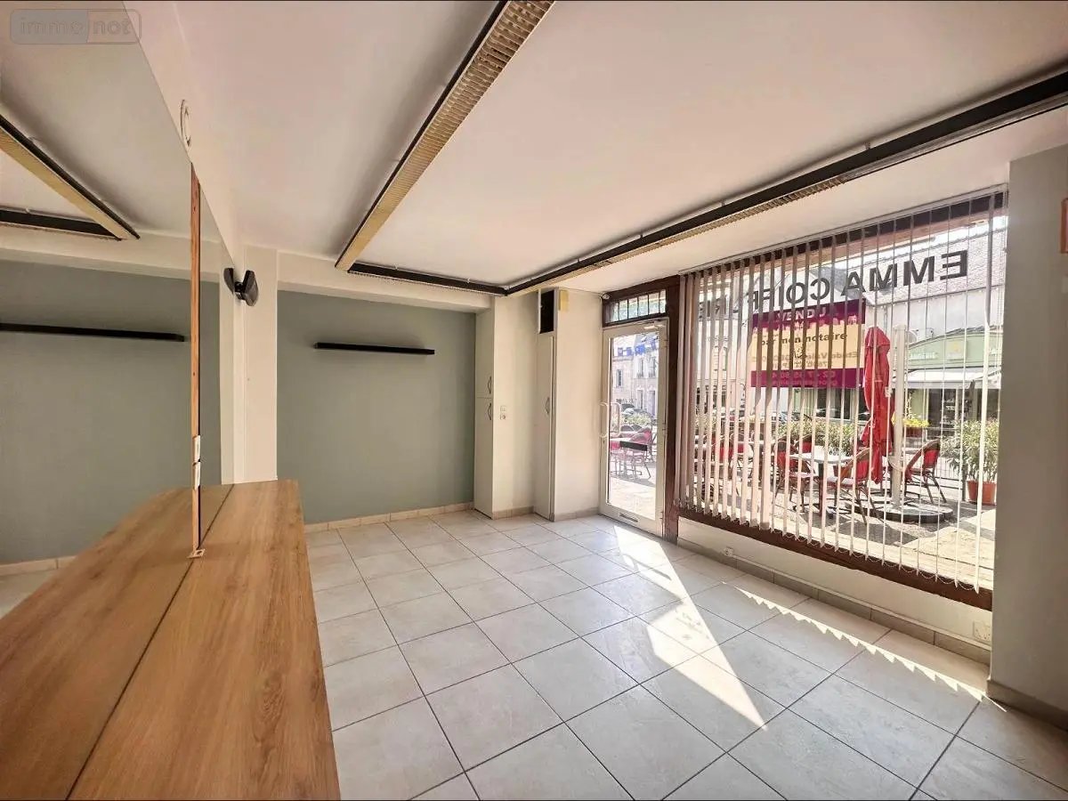 Fonds et murs commerciaux a vendre Azay-le-Rideau 37190 Indre-et-Loire 37 80 m2 136000 euros 37072-650 001