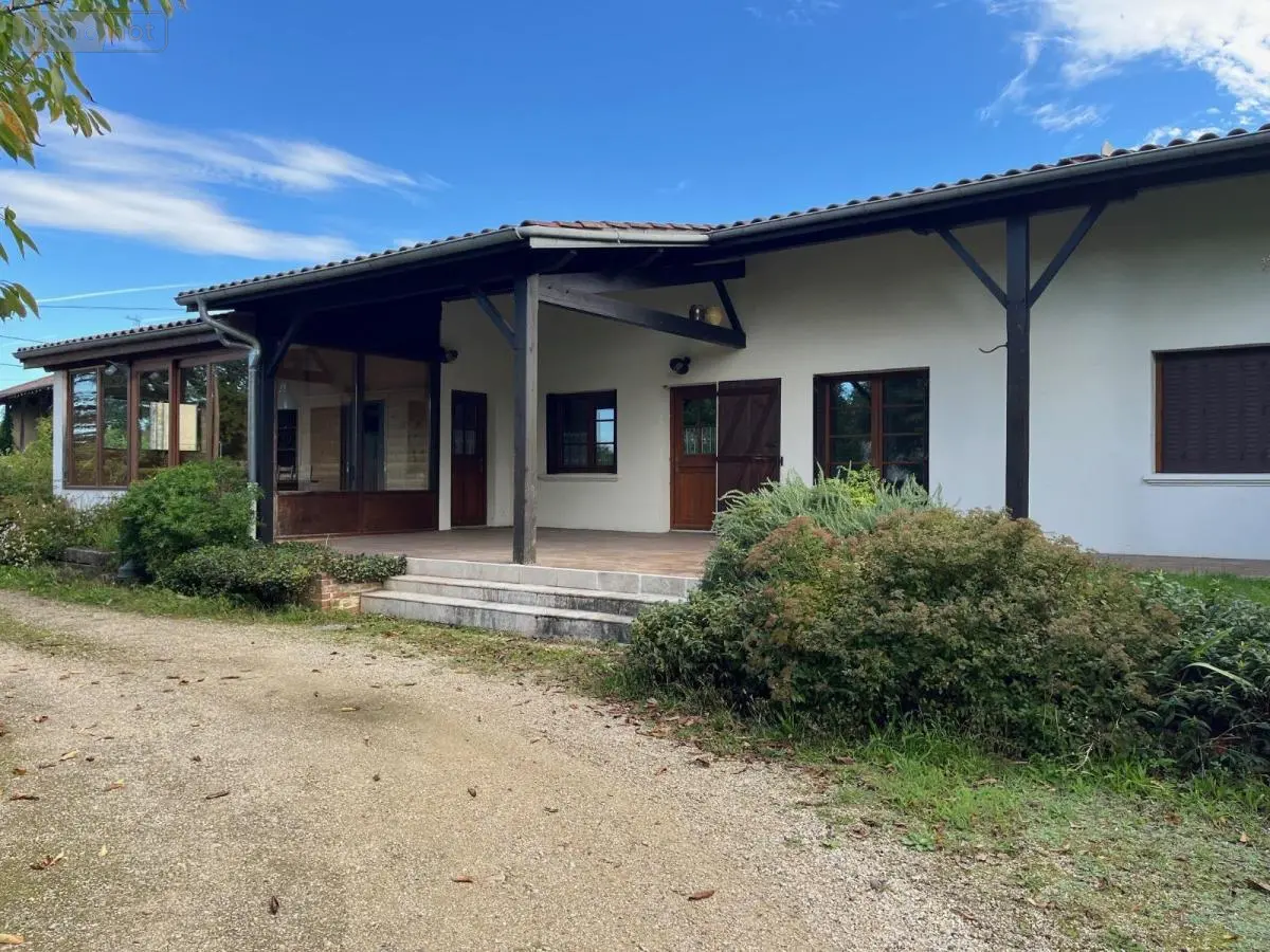 Location maison Attignat 01340 Ain 01 123 m2 4 pièces 1200 euros 01013-L84 001