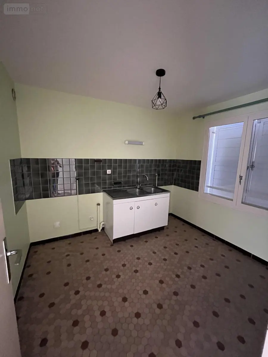 Location maison Pierrelatte 26700 Drôme 26 39 m2 1 pièce 505 euros 26060-L128 001