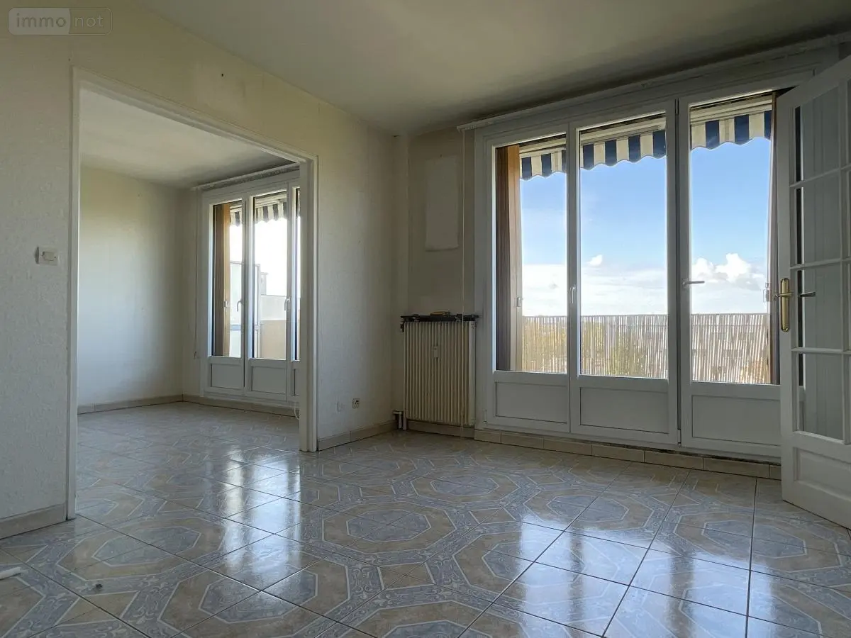 Appartement a vendre Châlons-en-Champagne 51000 Marne 51 71 m2 4 pièces 90100 euros 51084-1296 001