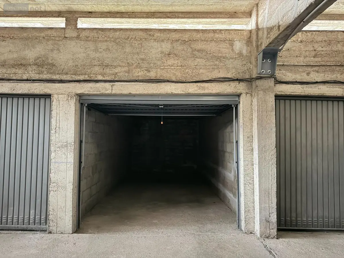 Garage et parking a vendre Rennes 35000 Ille-et-Vilaine 35 18 m2 26500 euros 007-2650MY 001
