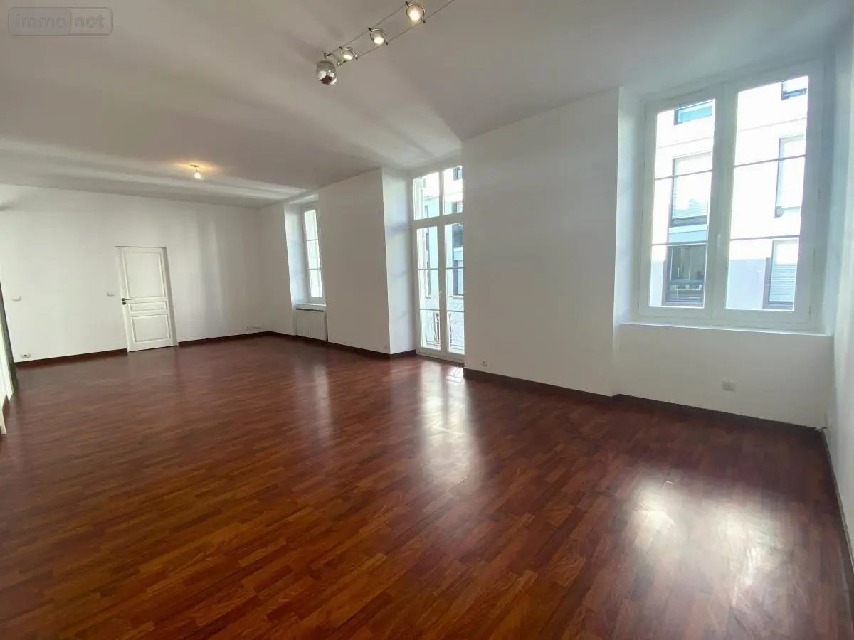 Location appartement Angers 49000 Maine-et-Loire 49 77 m2 3 pièces 1050 euros 49031-L168 001