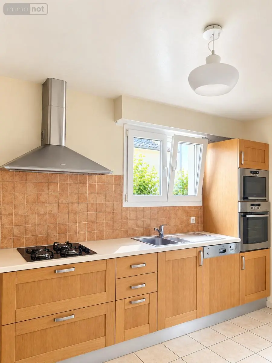 Location maison Val d'Erdre-Auxence 49370 Maine-et-Loire 49 178 m2 900 euros 49019-L254 001