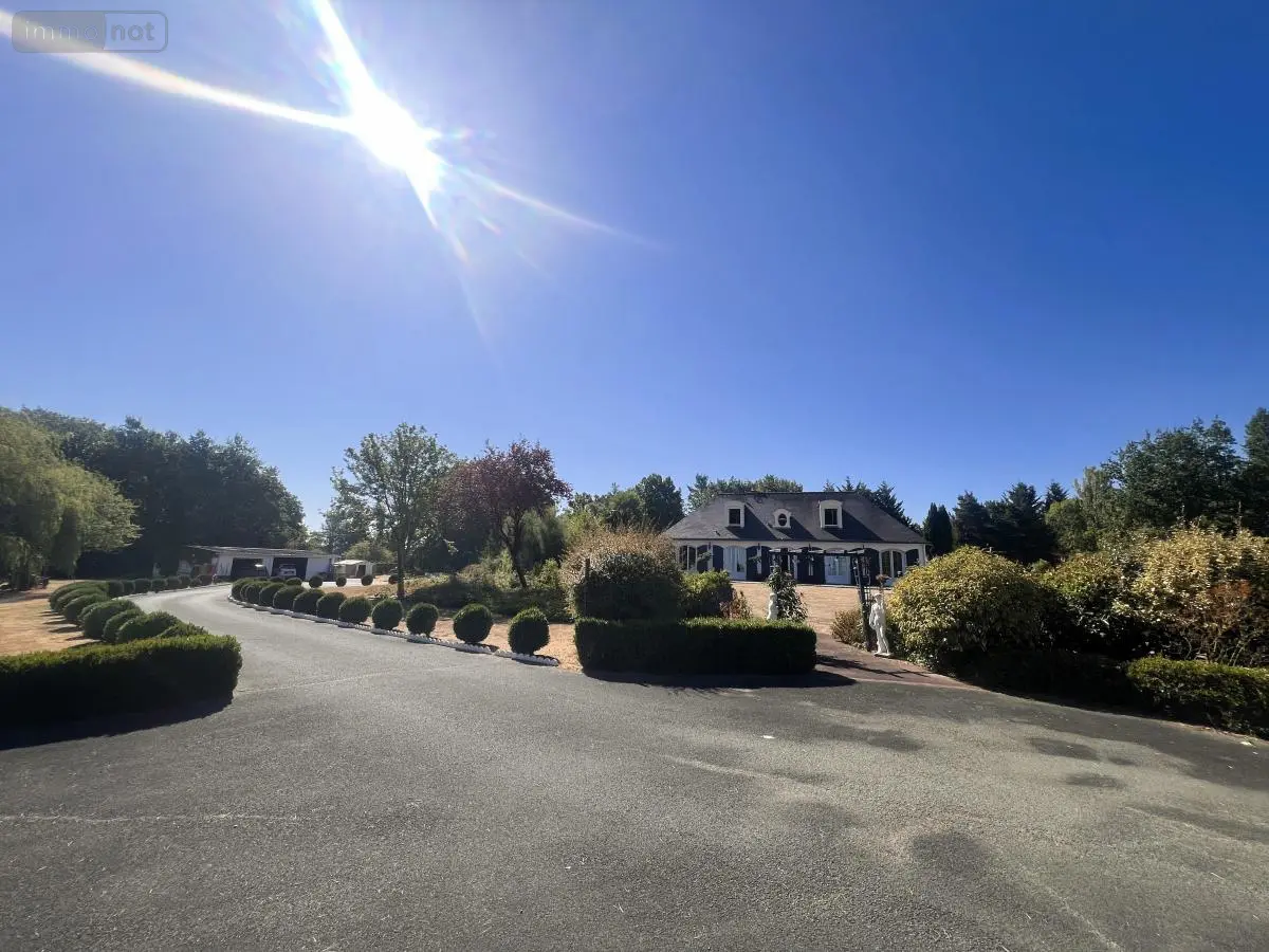Maison a vendre Brissac Loire Aubance 49250 Maine-et-Loire 49 220 m2 7 pièces 596800 euros 49113-552 001