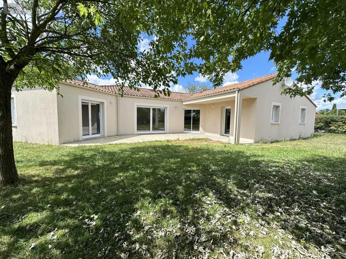 Maison a vendre Saint-Georges-de-Montaigu 85600 Vendée 85 111 m2 5 pièces 325950 euros 85020-1543 001