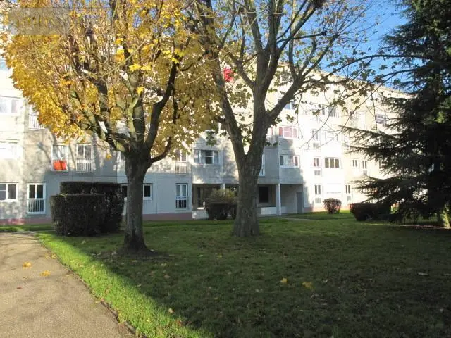 Location appartement Mont-Saint-Aignan 76130 Seine-Maritime 76 53 m2 3 pièces 700 euros 76002-L251 001