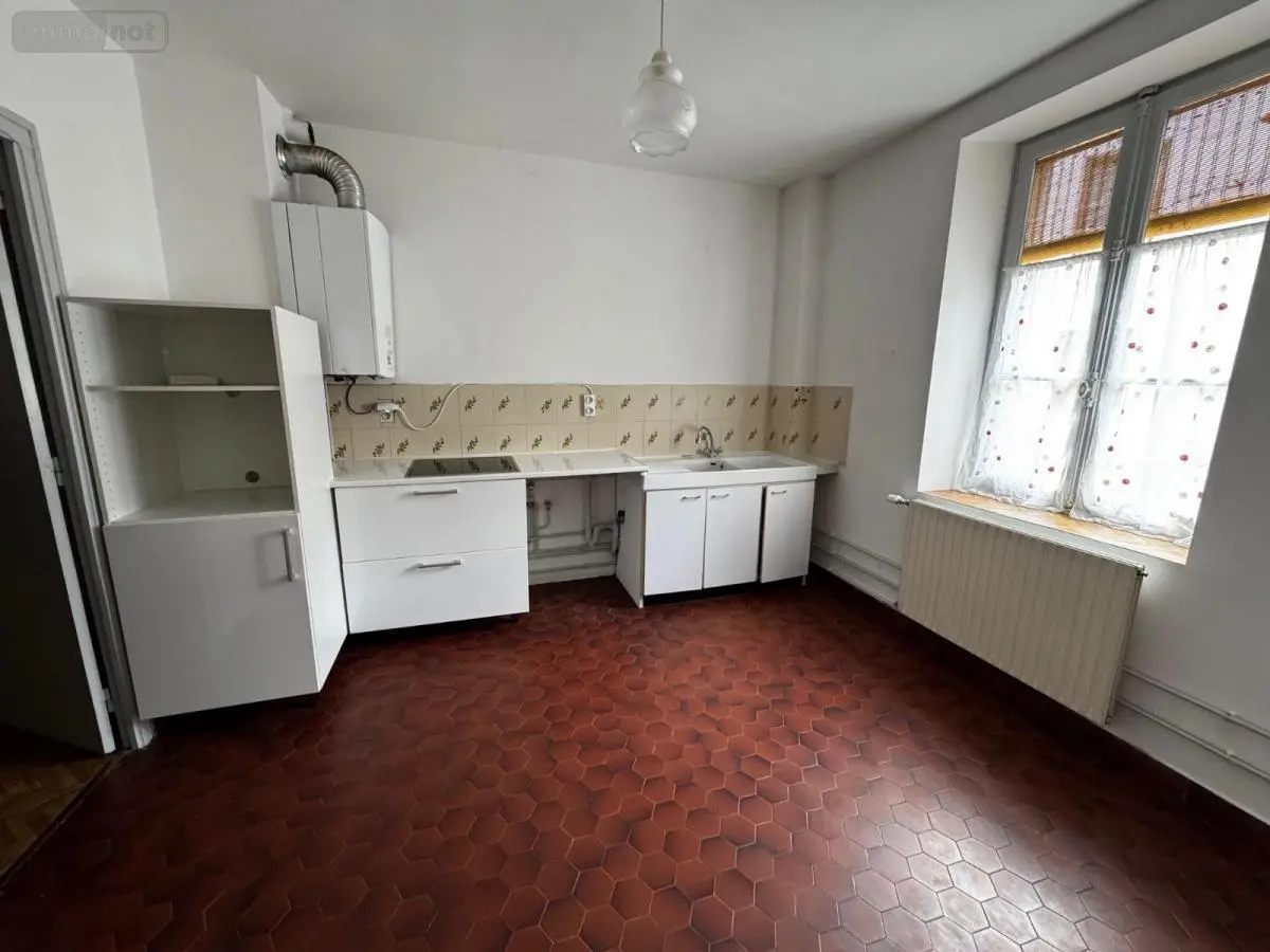 Location appartement Dole 39100 Jura 39 76 m2 2 pièces 595 euros 39033-L627 001