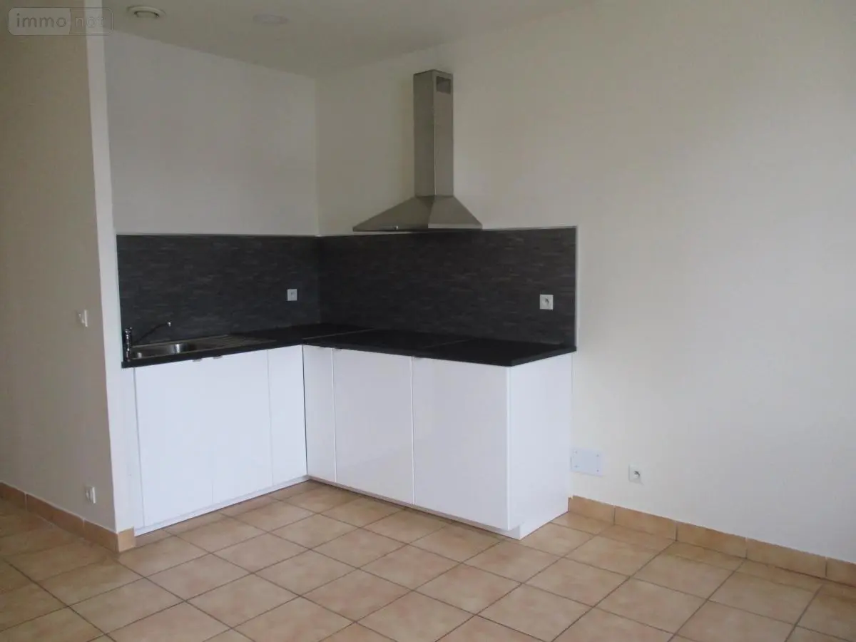Location appartement Brionne 27800 Eure 27 38 m2 455 euros 27049-L108 001