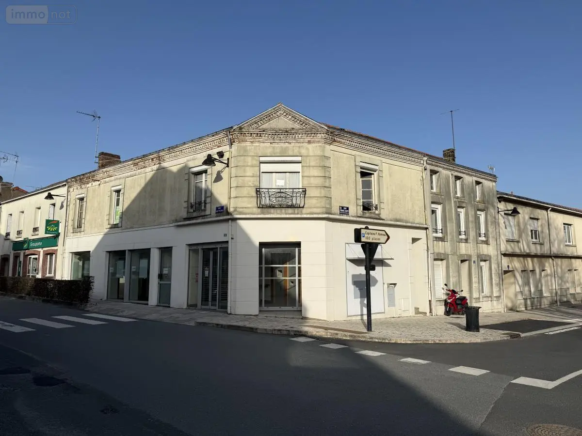 Immeuble de rapport a vendre Le May-sur-Èvre 49122 Maine-et-Loire 49 250 m2 83840 euros 49058-1566 001
