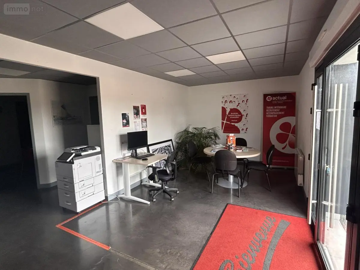 Location fonds et murs commerciaux Guer 56380 Morbihan 56 65 m2 3 pièces 800 euros 56046-L230 001