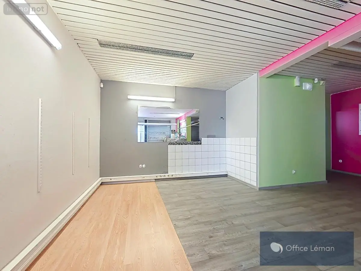 Fonds et murs commerciaux a vendre Saint-Genis-Pouilly 01630 Ain 01 64 m2 210000 euros 01047-827 001