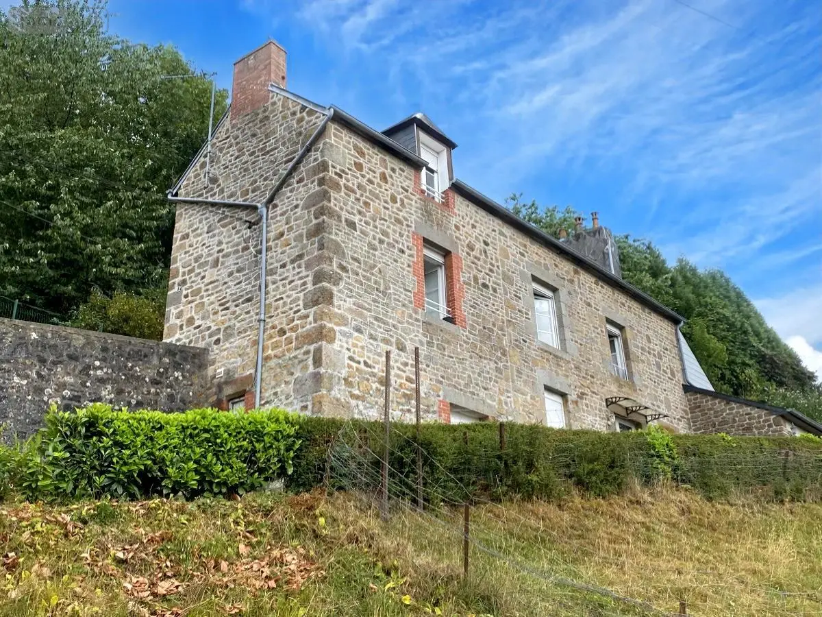 Immeuble de rapport a vendre Vire Normandie 14500 Calvados 14 102 m2 189900 euros 14076-5847 001