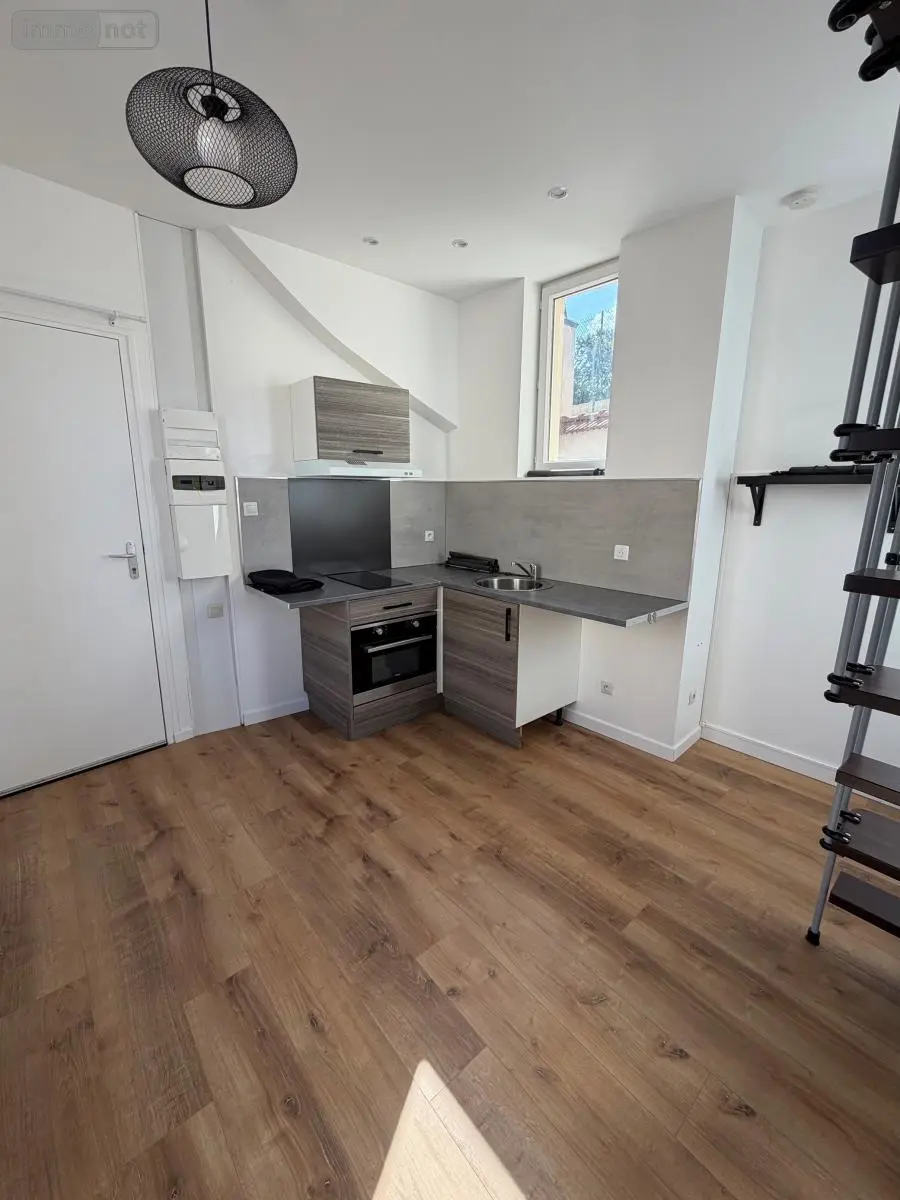 Location appartement Reims 51100 Marne 51 16 m2 1 pièce 437 euros 51067-L54 001