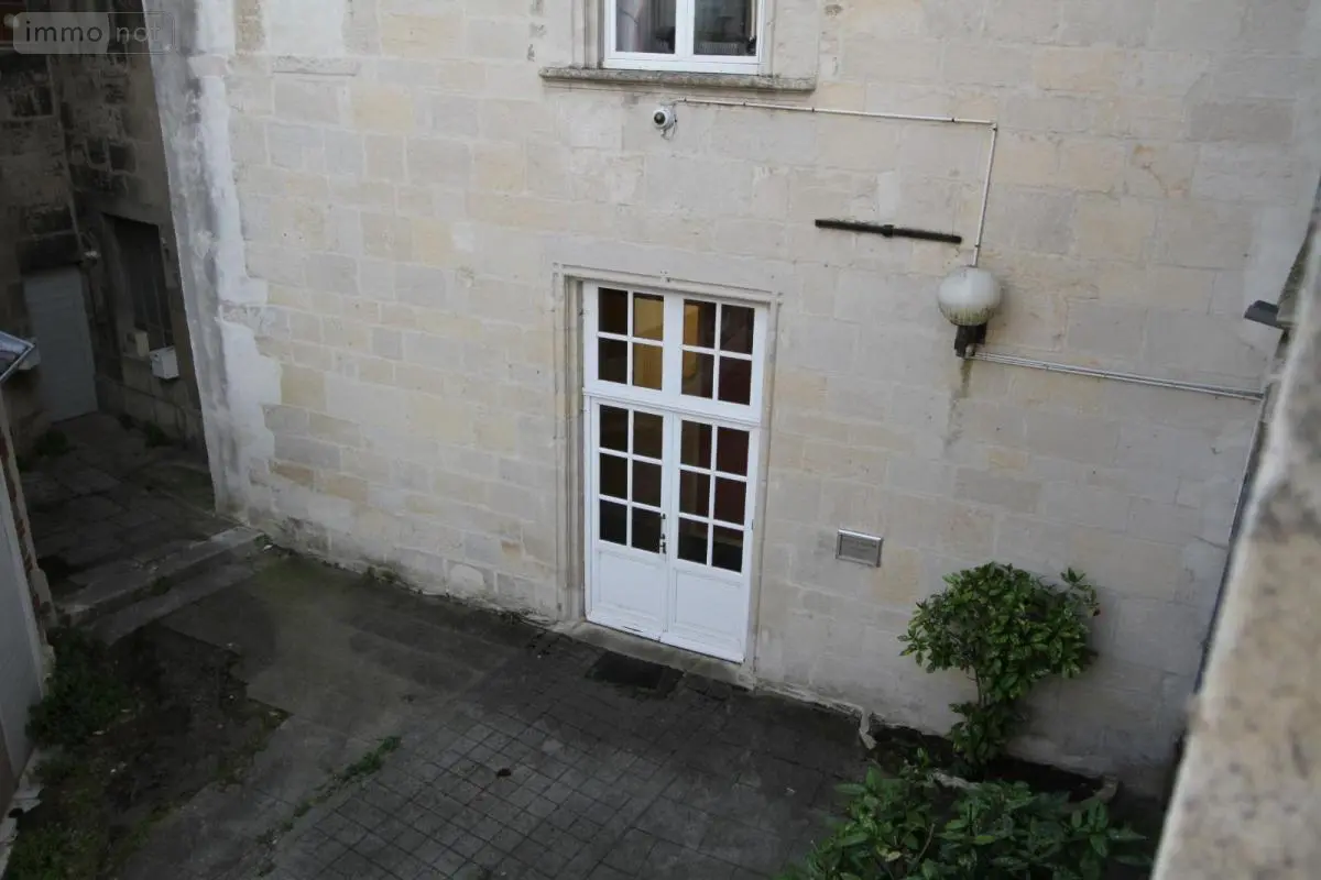 Location fonds et murs commerciaux Dole 39100 Jura 39 89 m2 950 euros 39033-L529 001