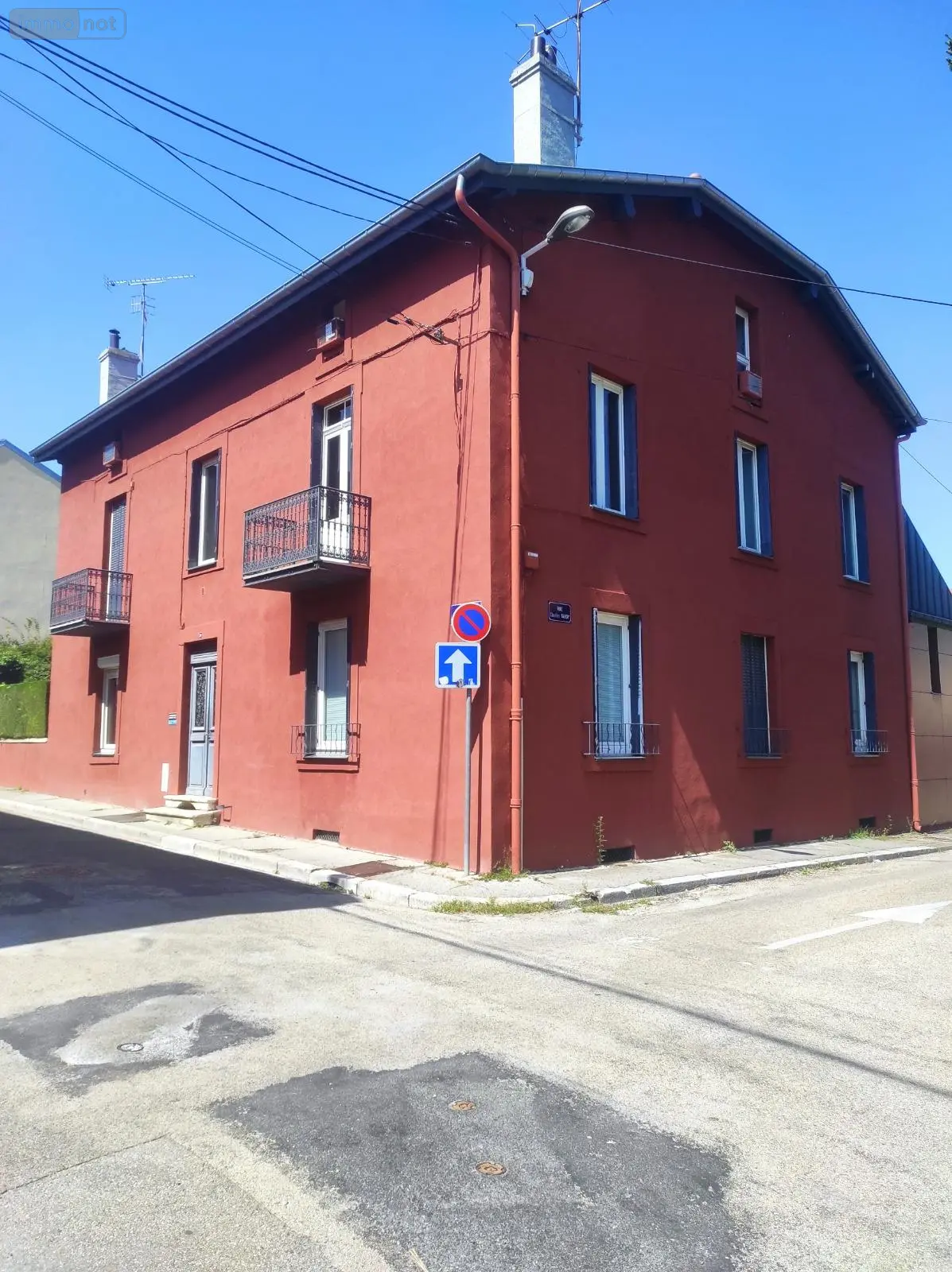 Location fonds et murs commerciaux Bourg-en-Bresse 01000 Ain 01 62 m2 3 pièces 655 euros BUREAU A LOUER 1er étage 001