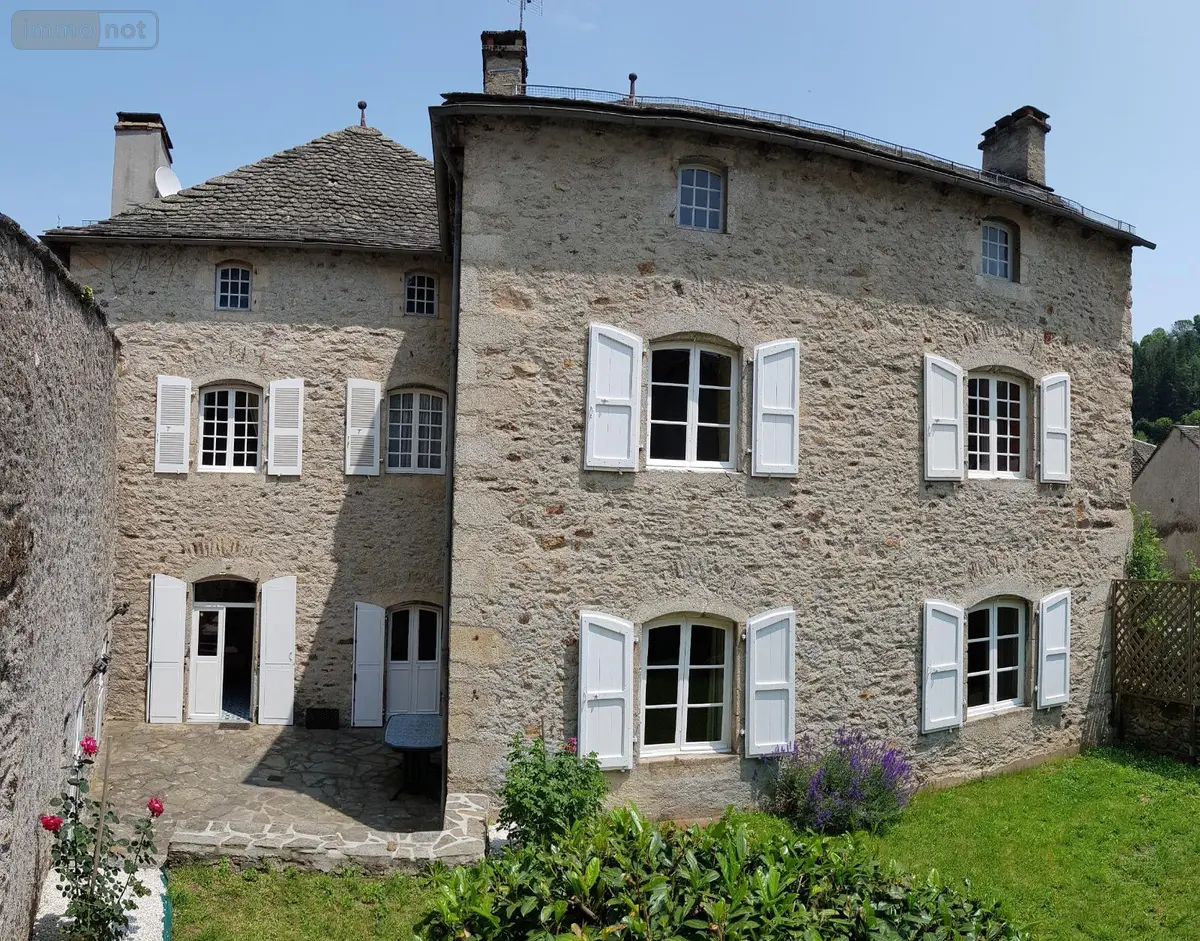 Propriete a vendre Chaudes-Aigues 15110 Cantal 15 231 m2 9 pièces 318000 euros achat_propriete_com_15045_15110 001
