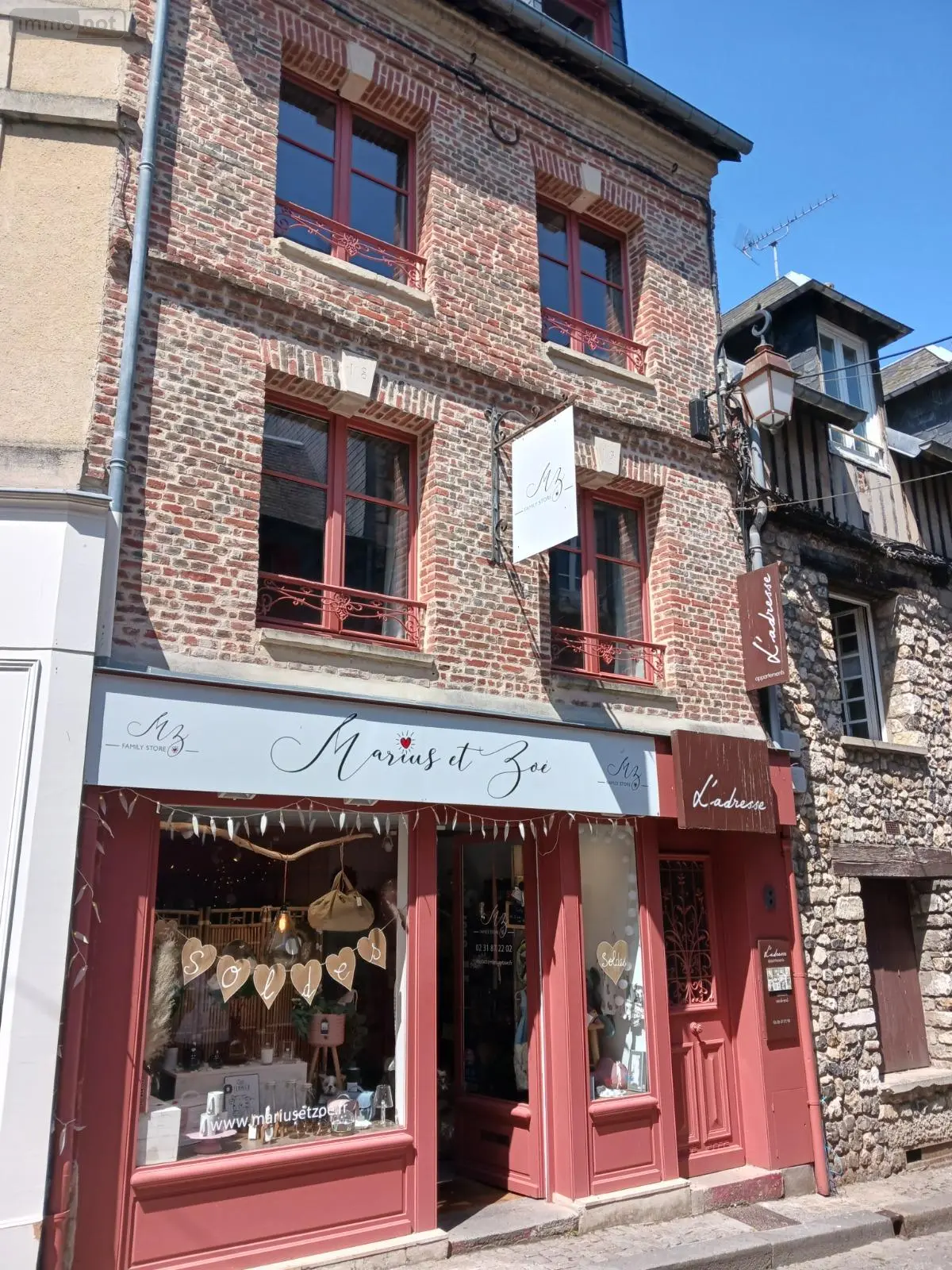 Location fonds et murs commerciaux Honfleur 14600 Calvados 14 1 pièce 1420 euros LO705 001