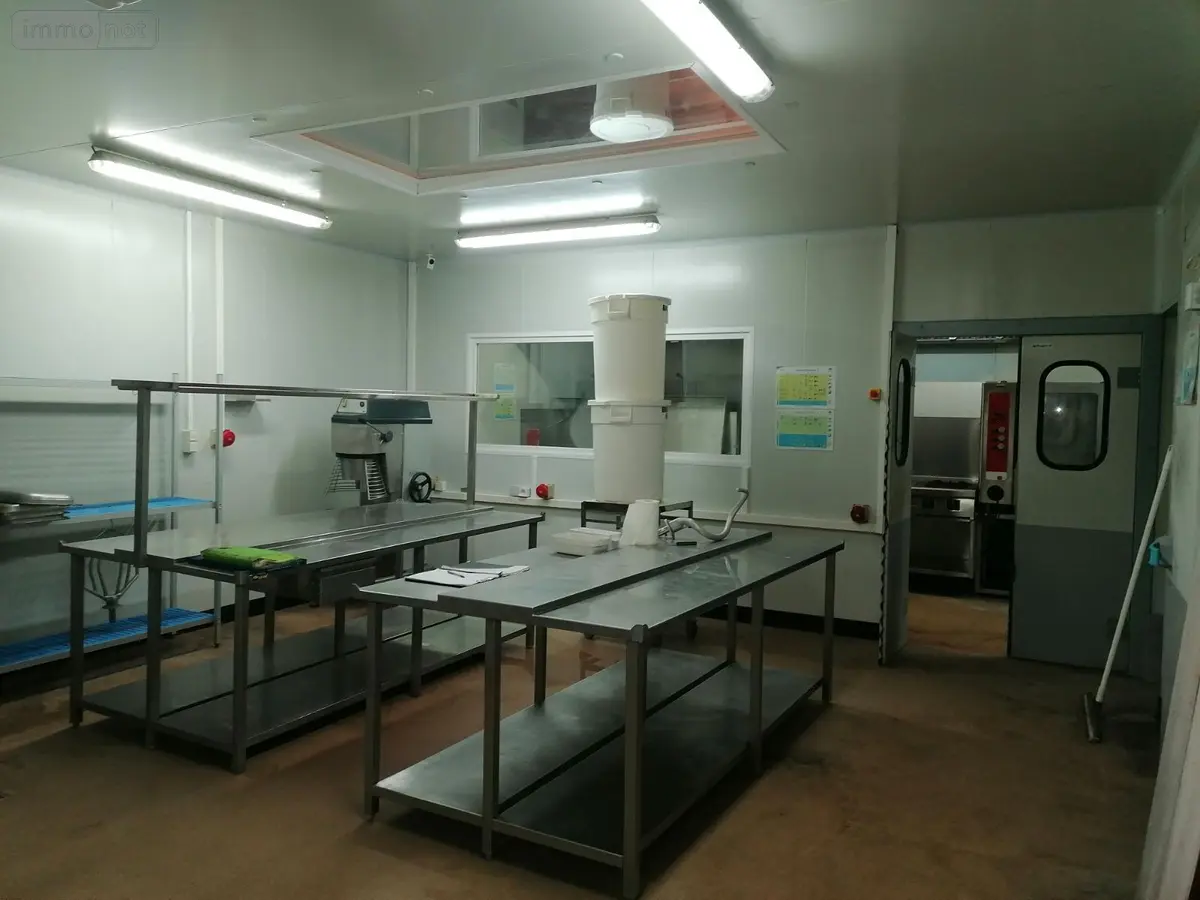 Location fonds et murs commerciaux Honfleur 14600 Calvados 14 300 m2 2550 euros location_fonds_ou_murs_commerciaux_com_14333_14600 001