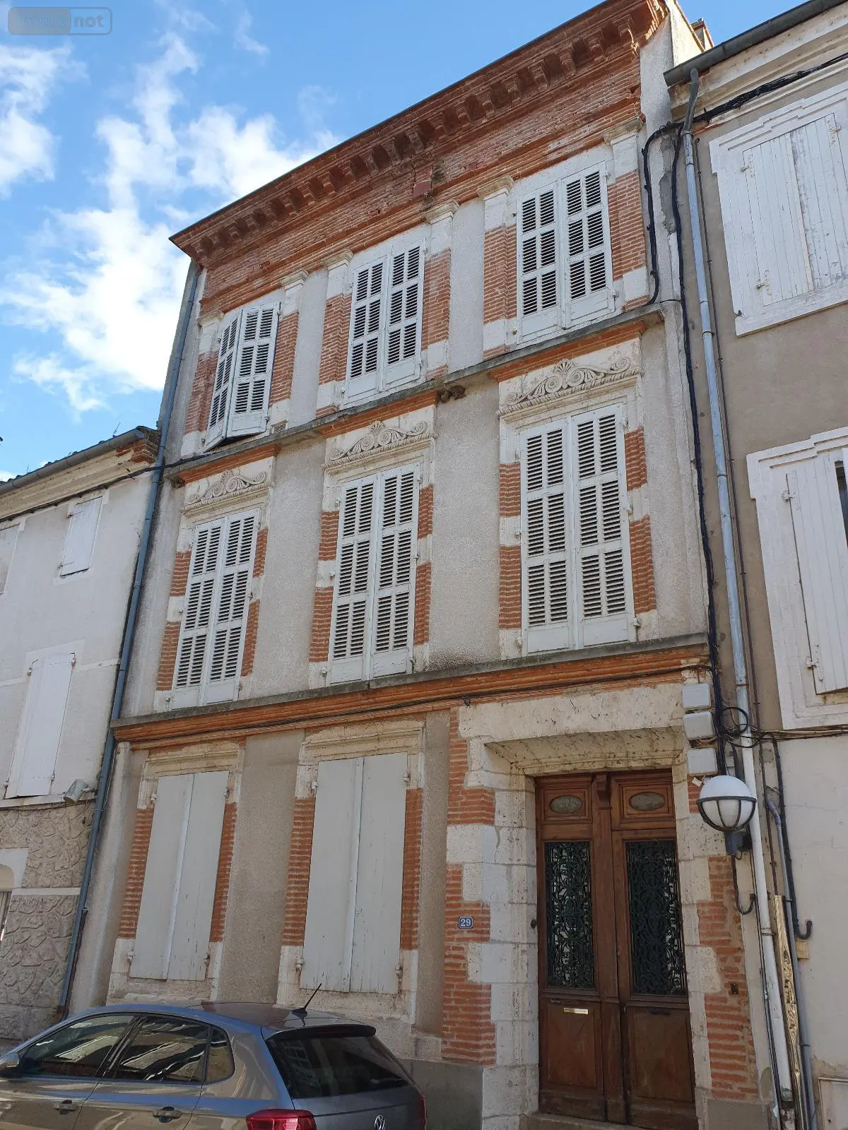 Immeuble de rapport a vendre Valence 82400 Tarn-et-Garonne 82 344 m2 12 pièces 250000 euros 1499B 001