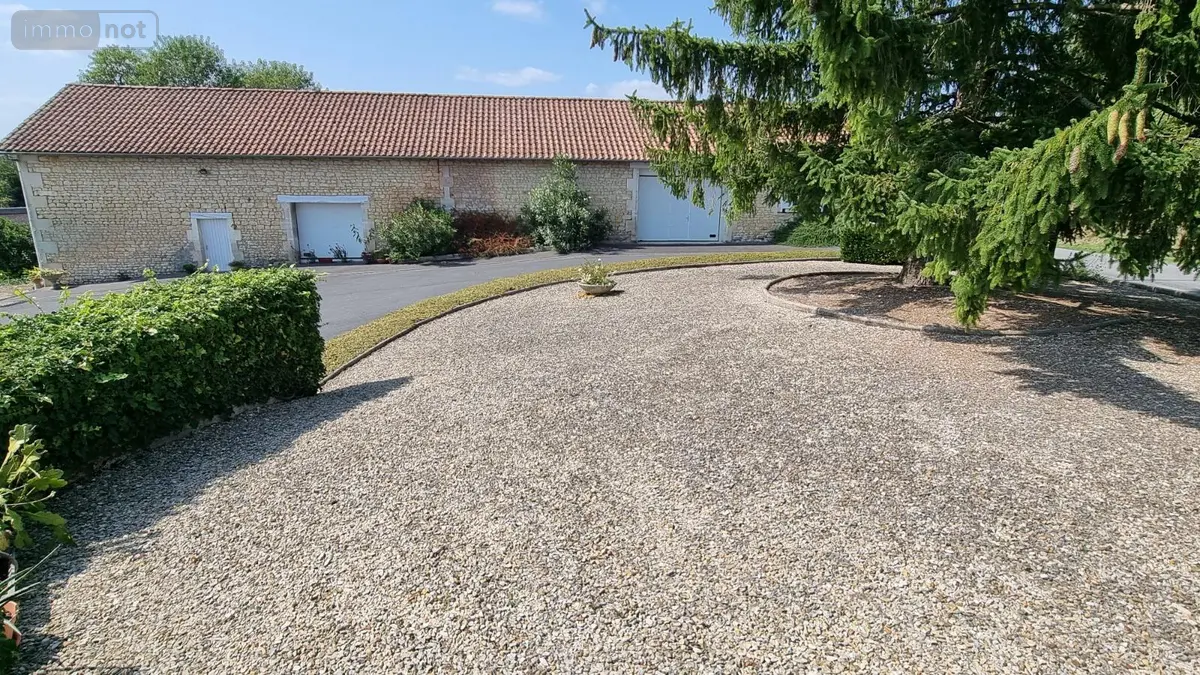 Maison a vendre Archiac 17520 Charente-Maritime 17 170 m2 6 pièces 204750 euros 1868 001