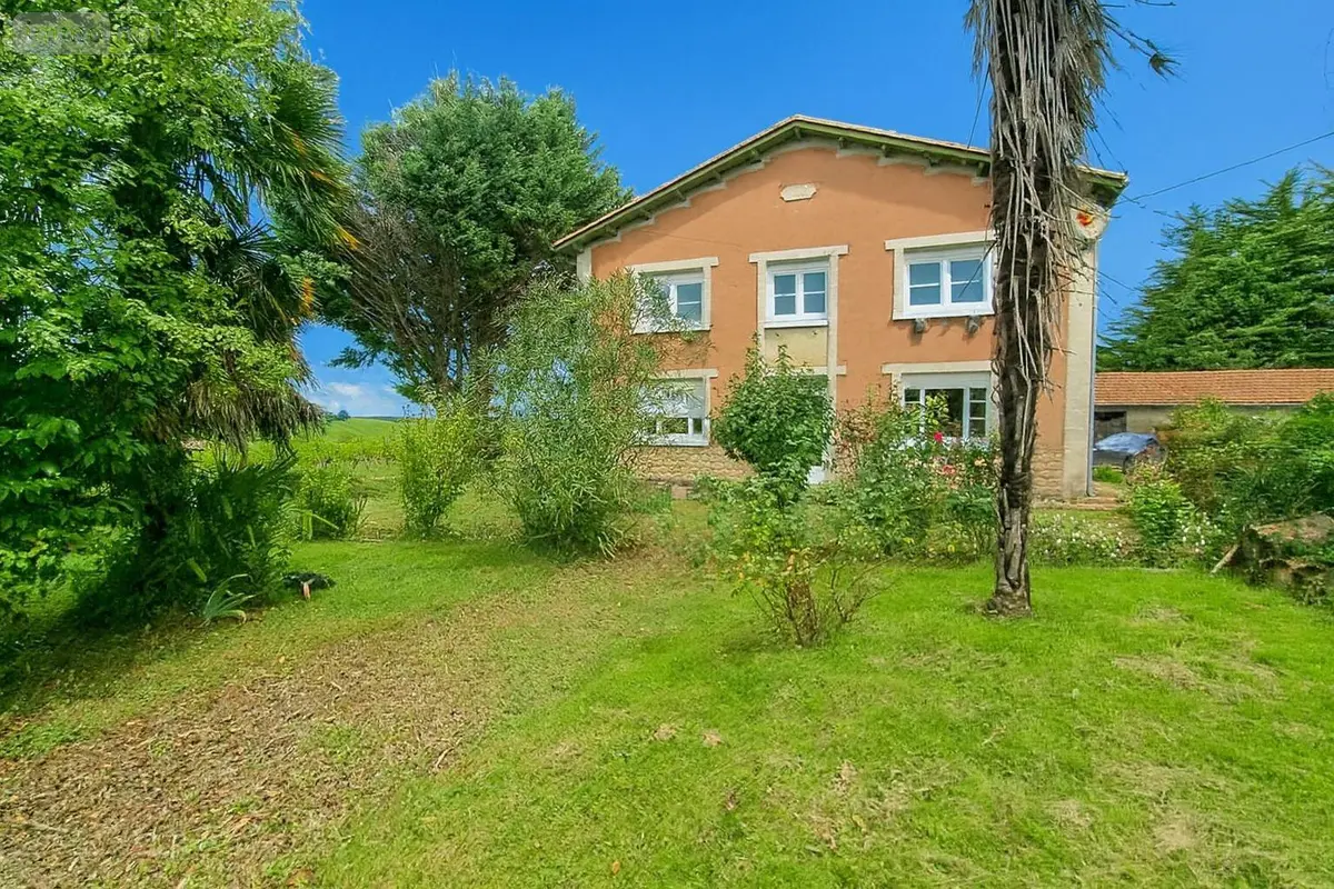 Maison a vendre Jonzac 17500 Charente-Maritime 17 160 m2 9 pièces 231000 euros 1870 001