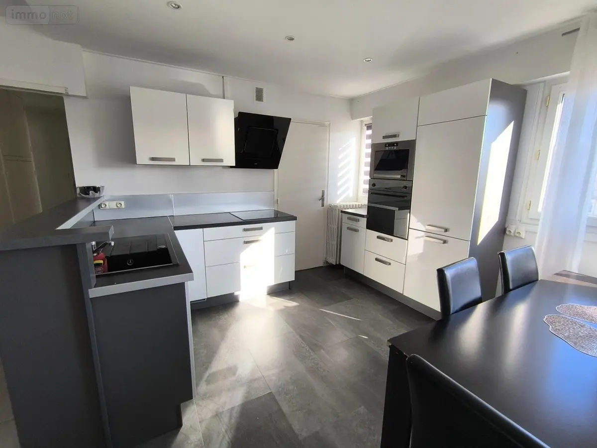 Location appartement Bourg-en-Bresse 01000 Ain 01 87 m2 4 pièces 900 euros T4 Le PEGUY 001