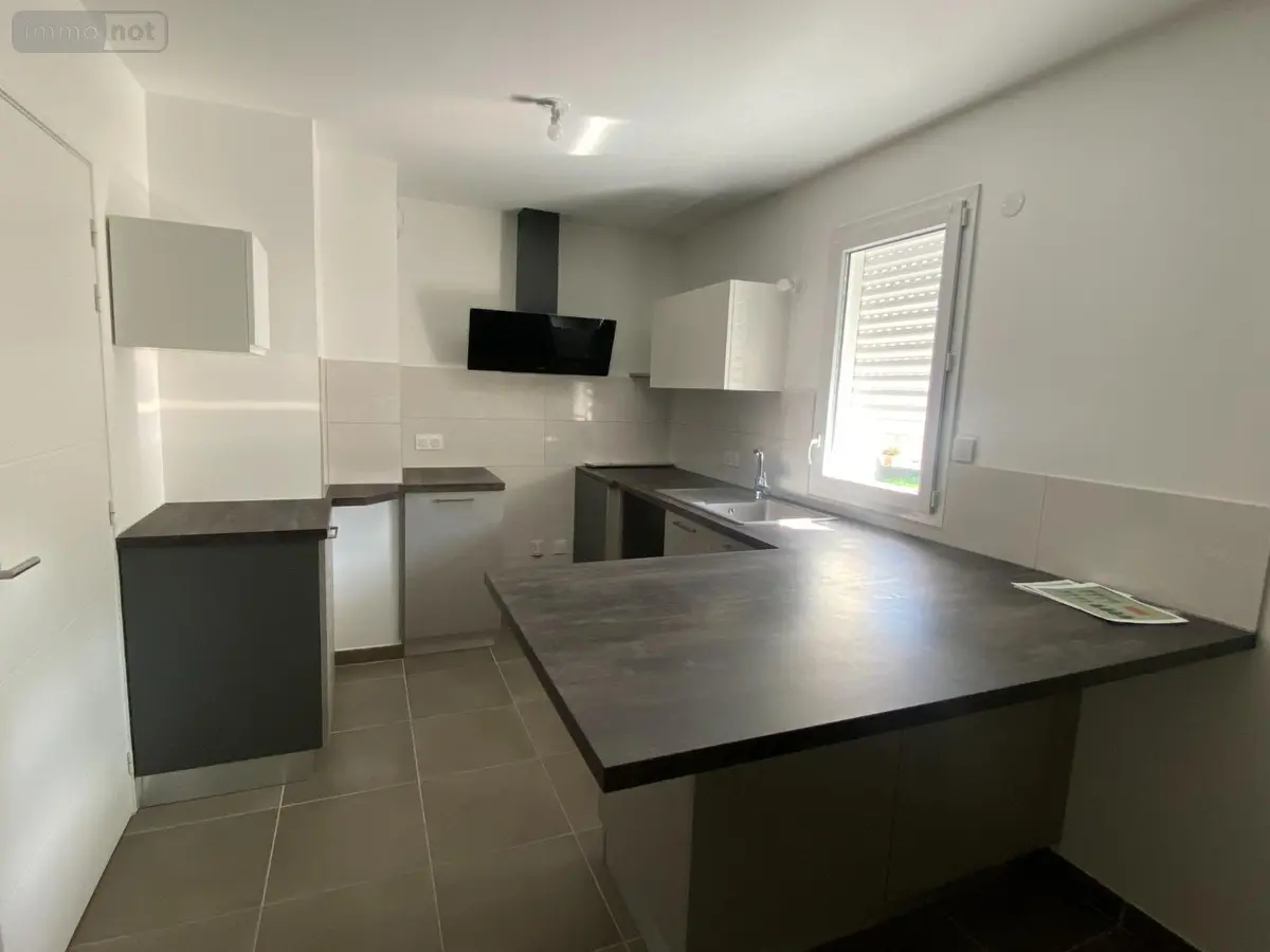 Location appartement La Roche-Vineuse 71960 Saône-et-Loire 71 84 m2 4 pièces 1027 euros location_appartement_com_71371_71960 001