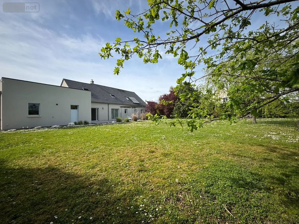 Maison a vendre Luynes 37230 Indre-et-Loire 37 240 m2 8 pièces 549000 euros 37037/413 001