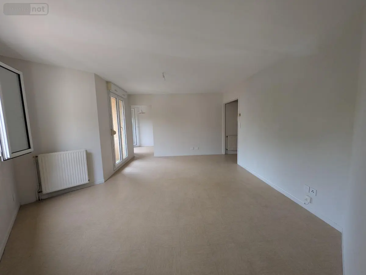 Location appartement Bourg-en-Bresse 01000 Ain 01 57 m2 790 euros T2 Cordeliers avec garage 001