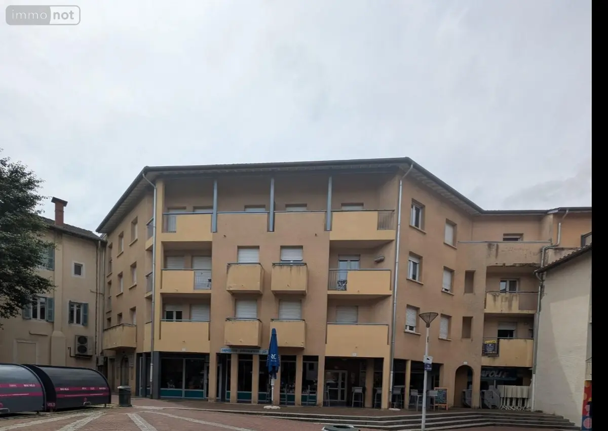Location appartement Bourg-en-Bresse 01000 Ain 01 57 m2 790 euros T2 Cordeliers avec garage 001