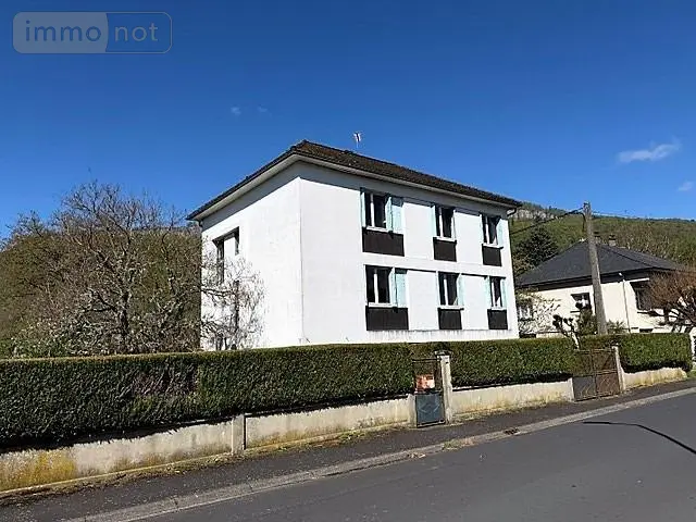 Immeuble de rapport a vendre Bort-les-Orgues 19110 Corrèze 19 152 m2 9 pièces 90000 euros M52 001