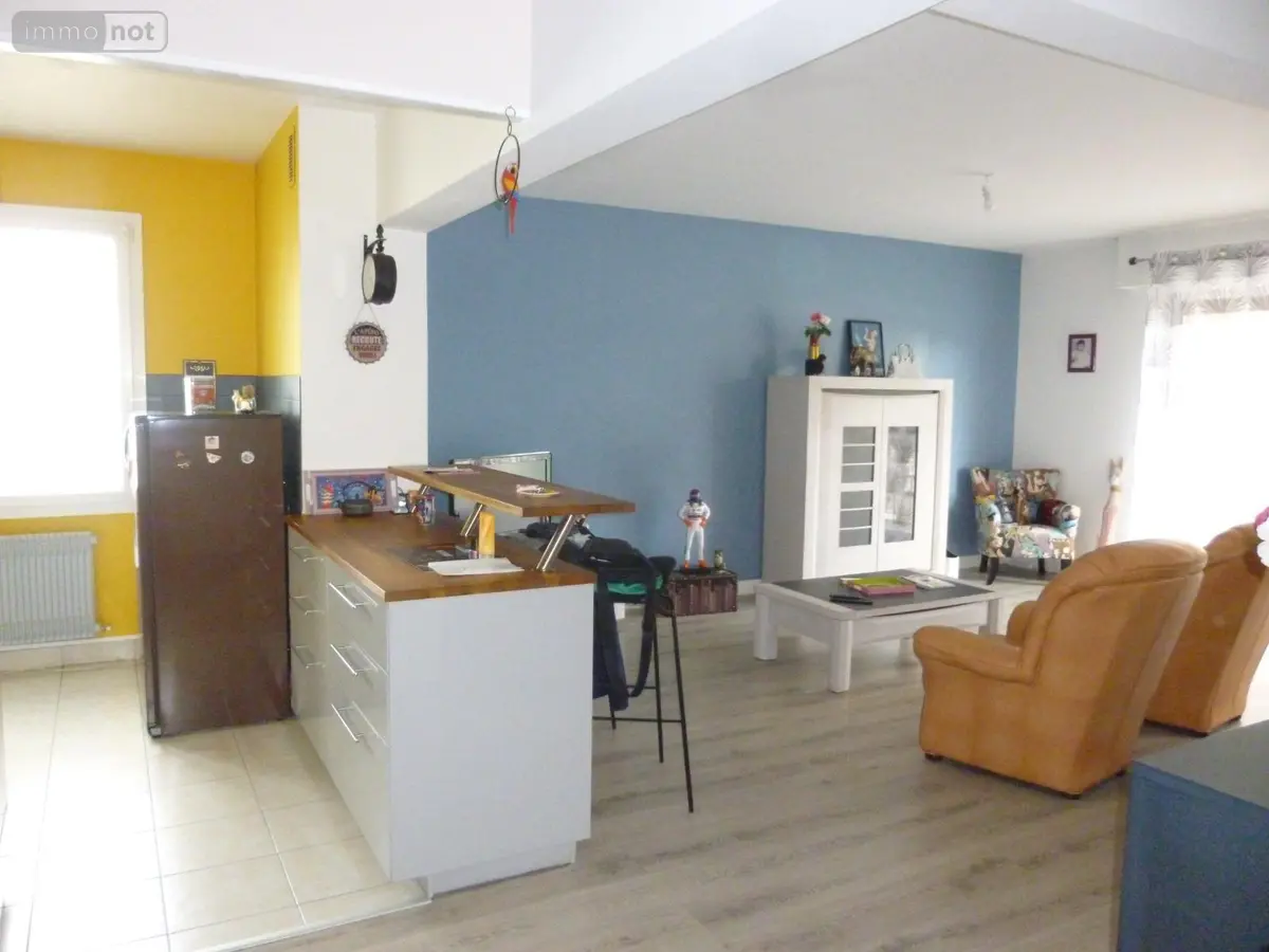 Appartement a vendre Cosne-Cours-sur-Loire 58200 Nièvre 58 85 m2 3 pièces 116600 euros ST 276 001