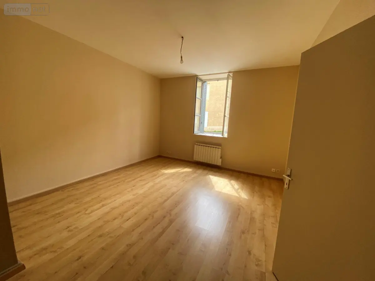 Location appartement Cluny 71250 Saône-et-Loire 71 55 m2 2 pièces 462 euros location_appartement_com_71137_71250 001