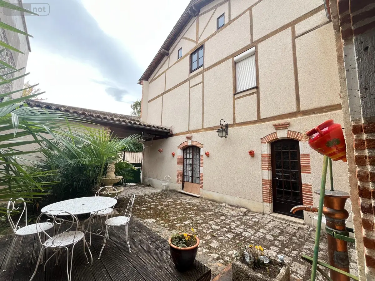 Maison a vendre Valence 82400 Tarn-et-Garonne 82 236 m2 8 pièces 302100 euros 1565 001