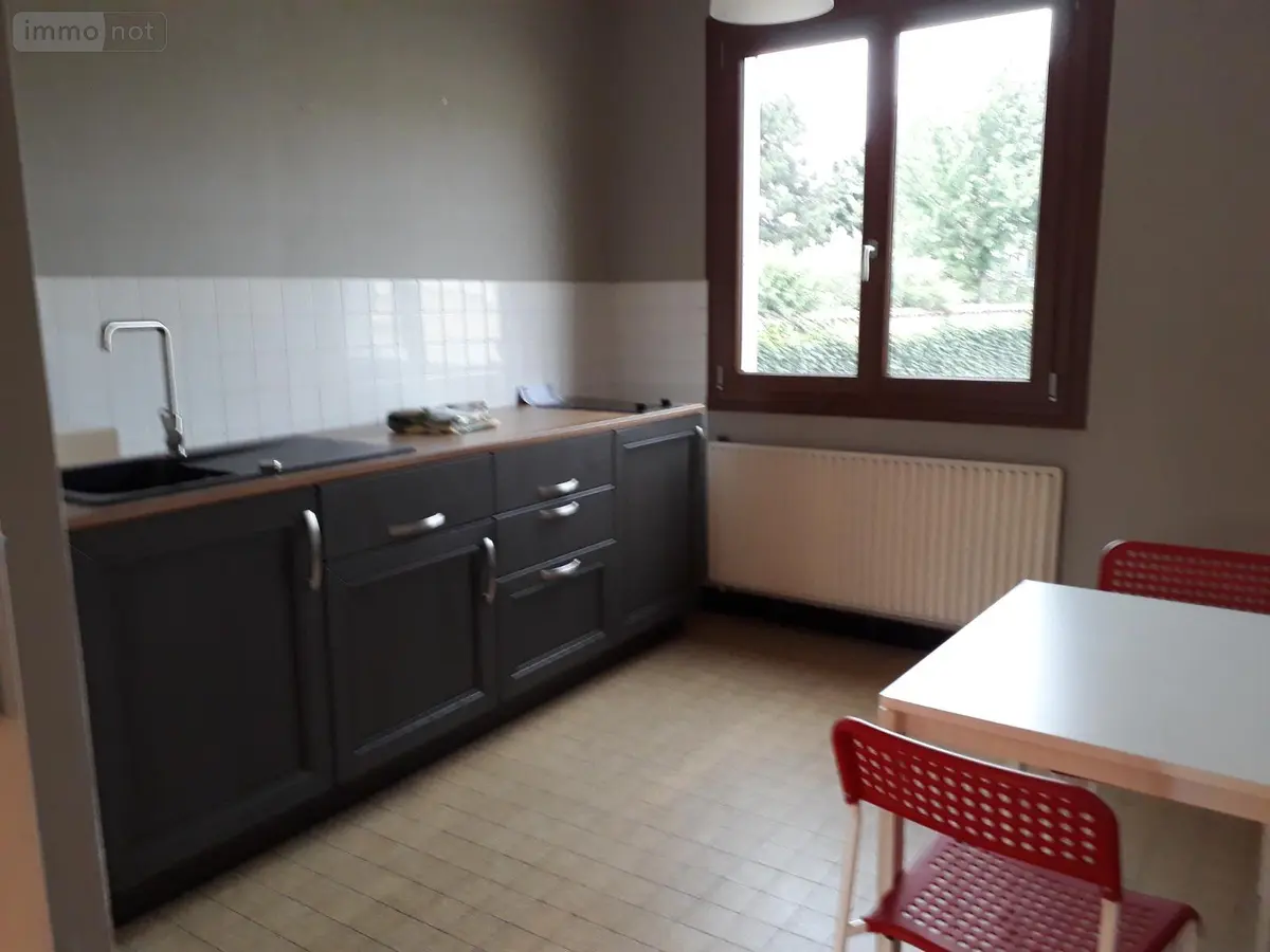 Location appartement Bourg-en-Bresse 01000 Ain 01 39 m2 1 pièce 557 euros Studio L'Hermitage 001