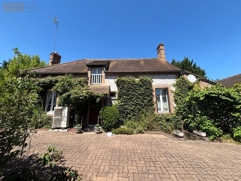 Maison a vendre La Ferté-Saint-Cyr 41220 Loir-et-Cher 41 133 m2 5 pièces 254800 euros MF 1180 001