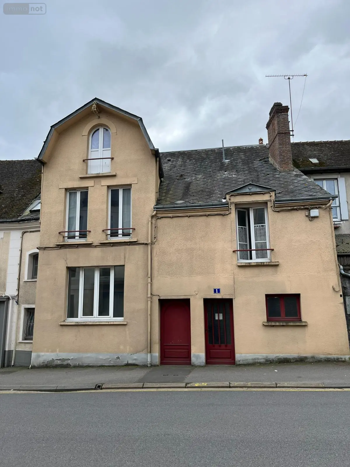 Immeuble de rapport a vendre Longny les Villages 61290 Orne 61 95 m2 109140 euros GR 001