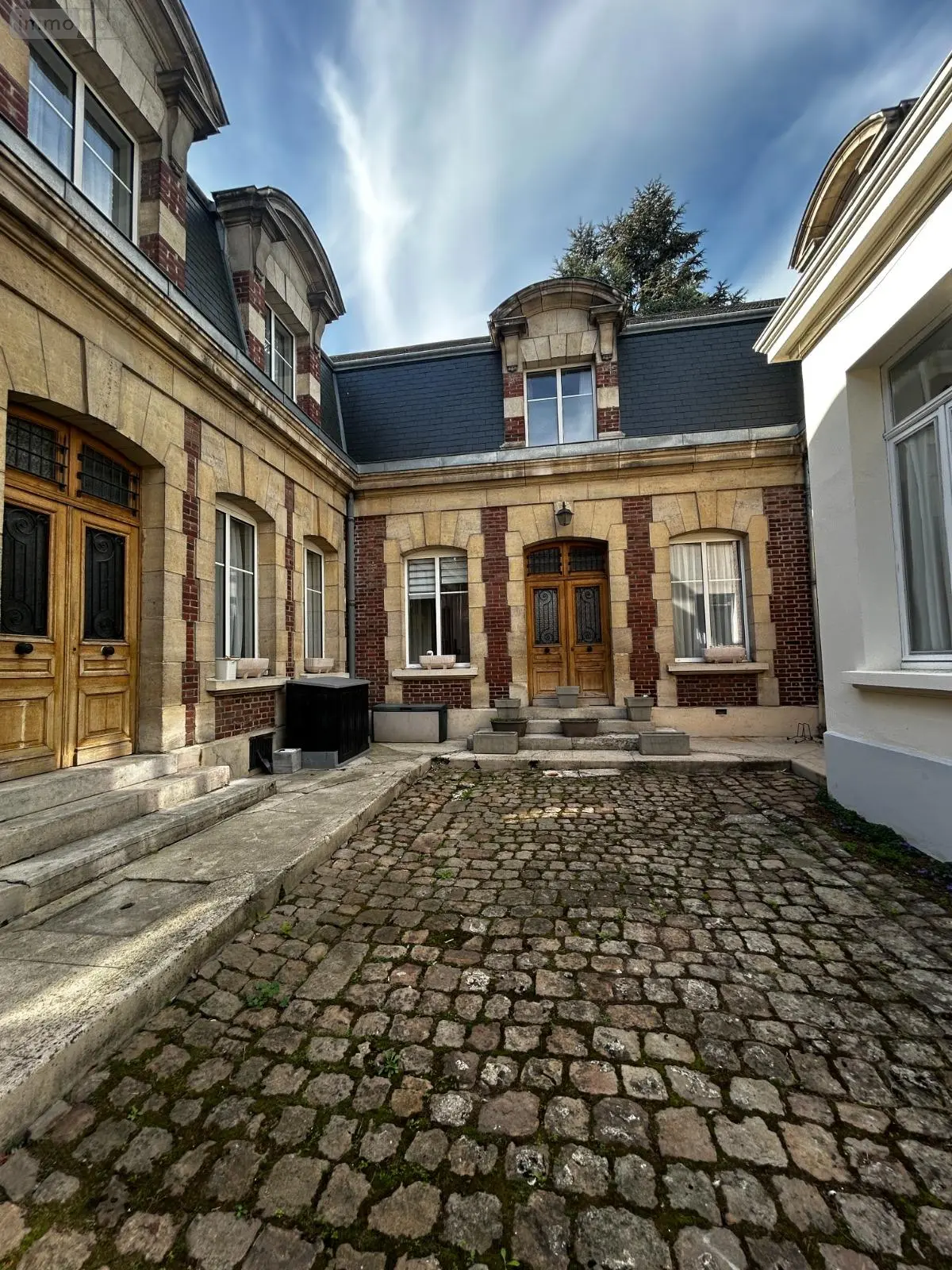 Propriete a vendre Péronne 80200 Somme 80 296 m2 11 pièces 425360 euros L0200 001