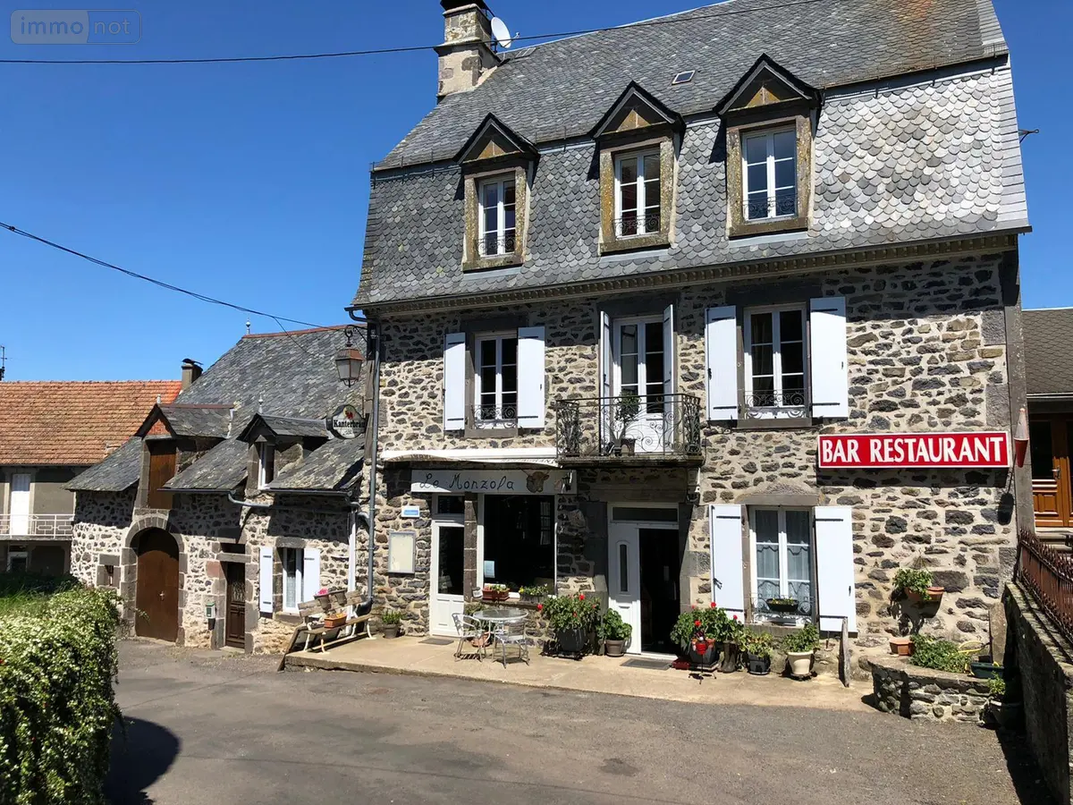 Immeuble de rapport a vendre Saint-Bonnet-de-Salers 15140 Cantal 15 127200 euros 15060/865 001