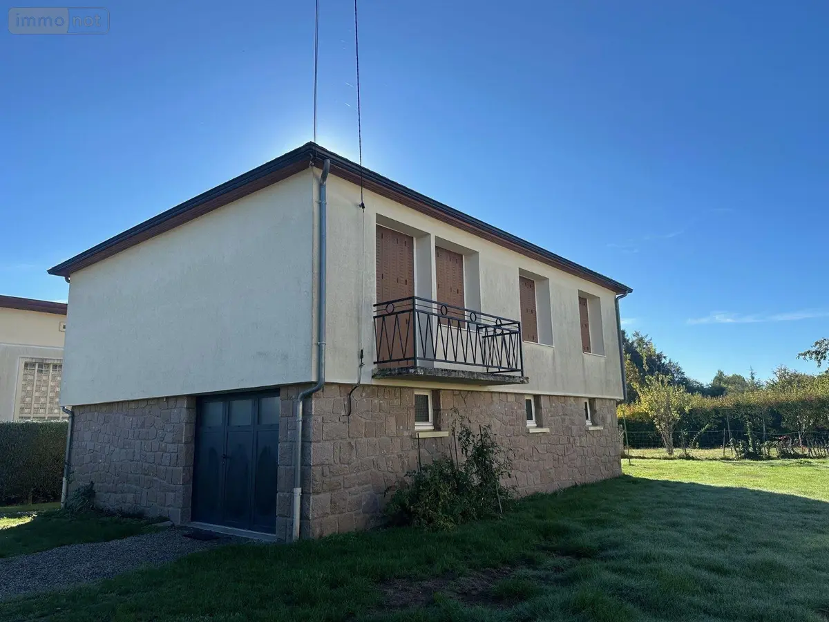 Location maison Ussel 19200 Corrèze 19 82 m2 3 pièces 730 euros UL 84* 001