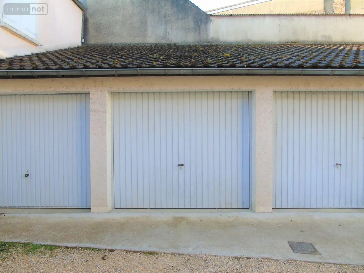 Location garage et parking Avallon 89200 Yonne 89 1 pièce 52 euros 89099/140734 001