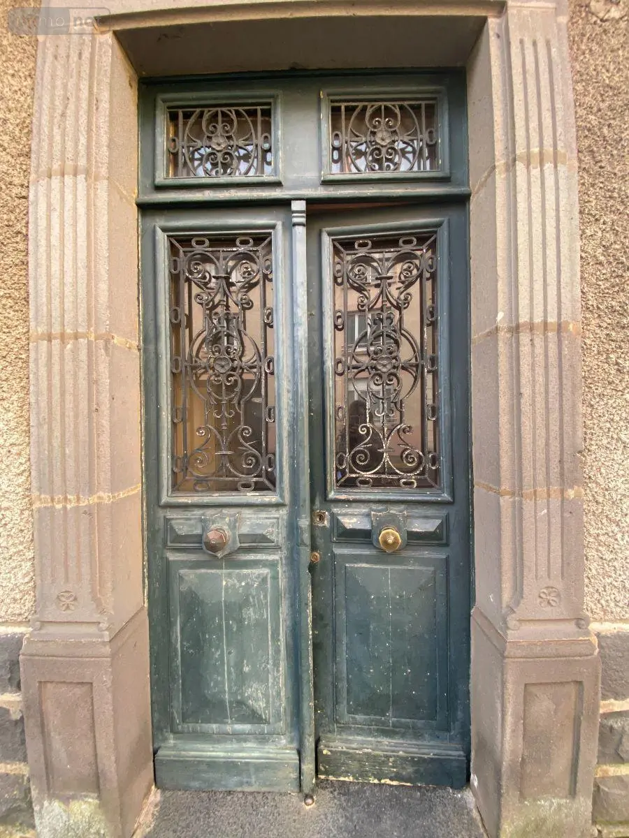 Immeuble de rapport a vendre Mauriac 15200 Cantal 15 307400 euros 15060/1124 001