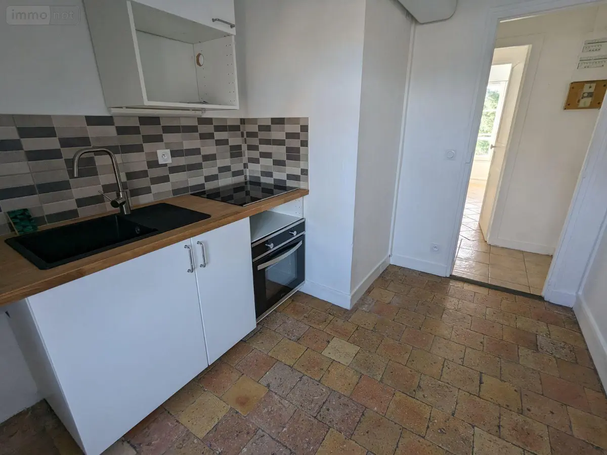 Location appartement Nogent-le-Rotrou 28400 Eure-et-Loir 28 22 m2 1 pièce 395 euros 8 AV 001