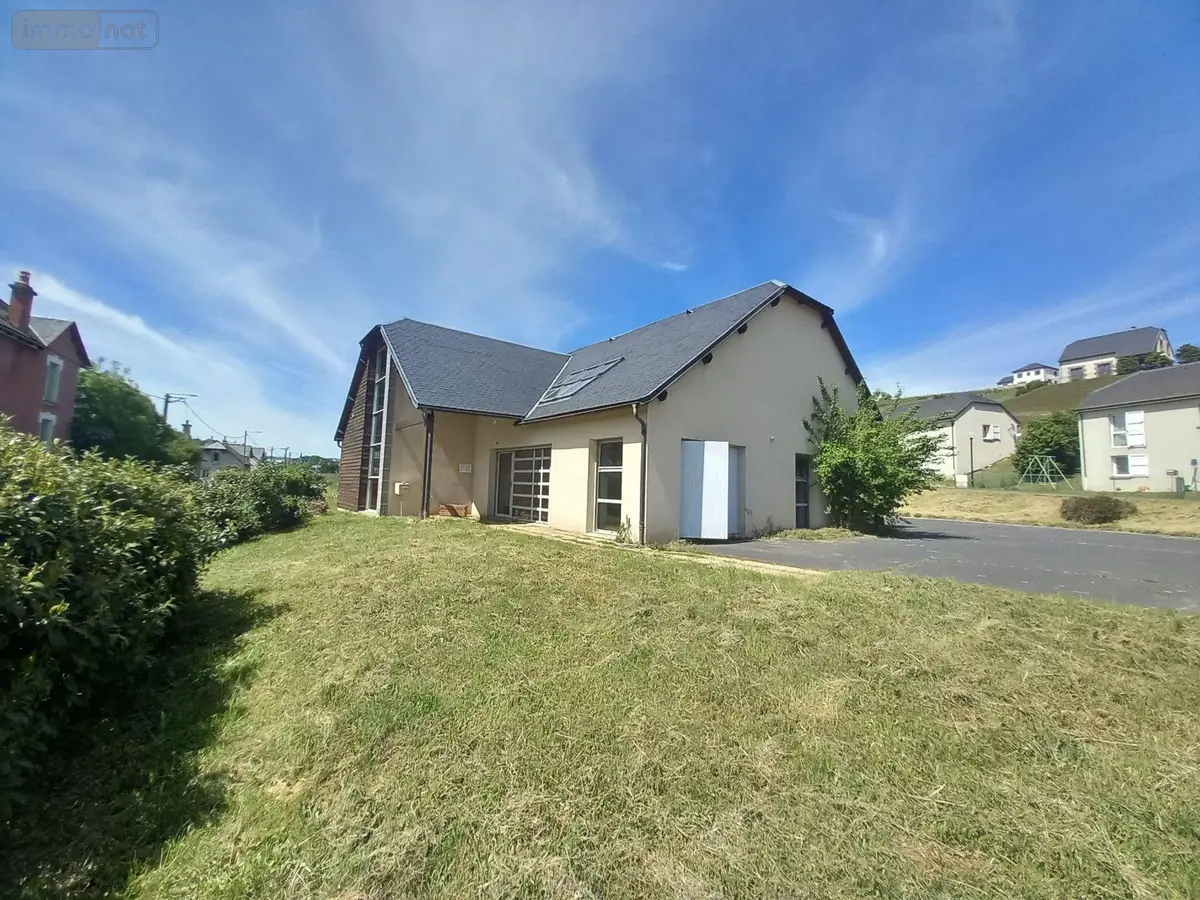 Immeuble de rapport a vendre Allanche 15160 Cantal 15 219 m2 185000 euros FG/2208 001
