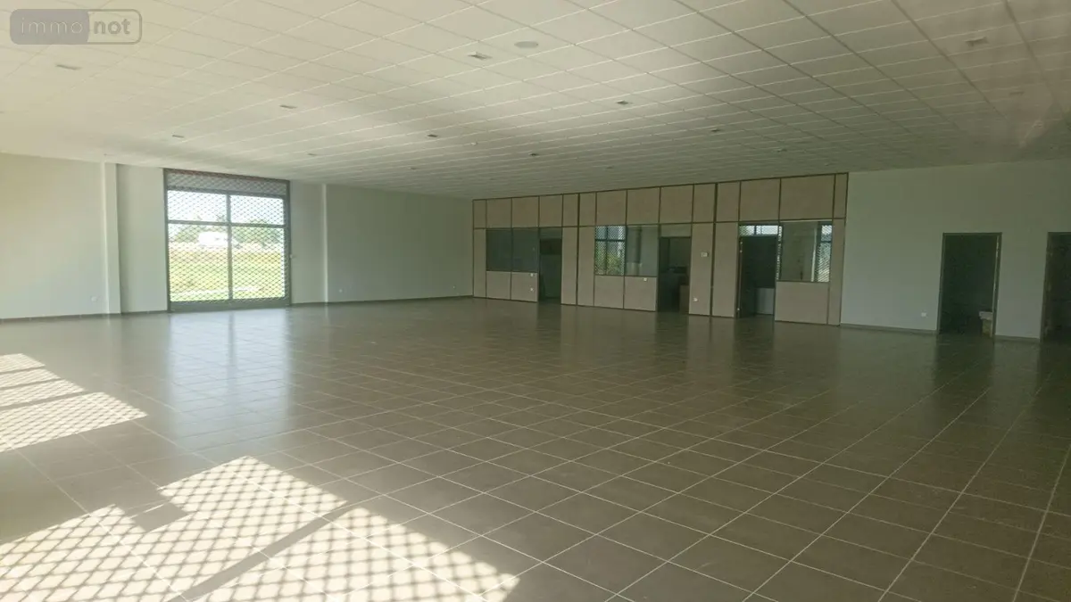 Location fonds et murs commerciaux Bailleul 59270 Nord 59 650 m2 4500 euros 13078/3198 001
