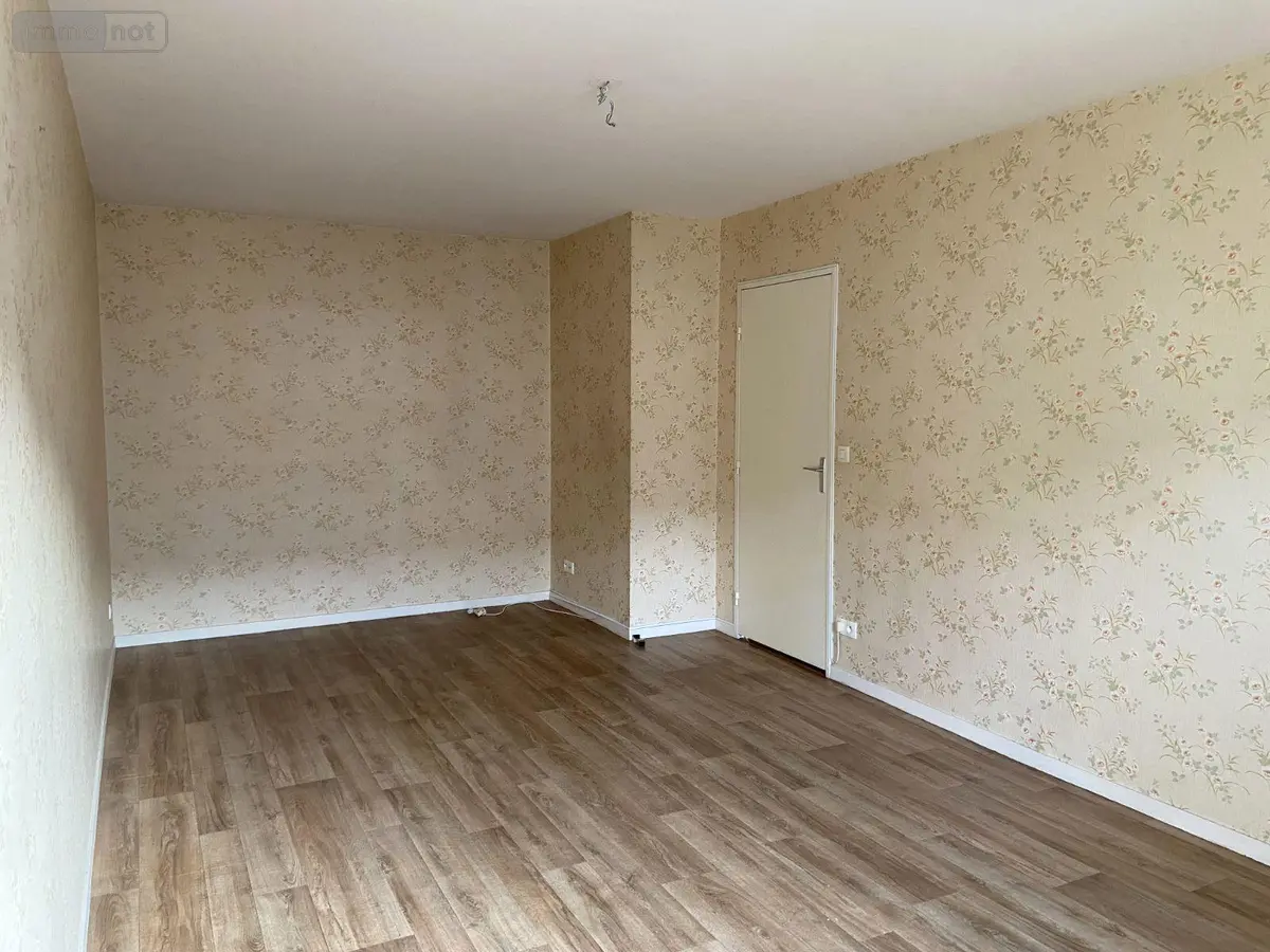 Location appartement Châteaudun 28200 Eure-et-Loir 28 64 m2 3 pièces 675 euros JR/818 001