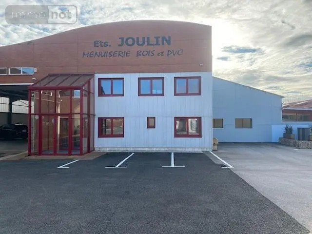 Fonds et murs commerciaux a vendre Charnay-lès-Mâcon 71850 Saône-et-Loire 71 1980 m2 2270000 euros MU 57 001