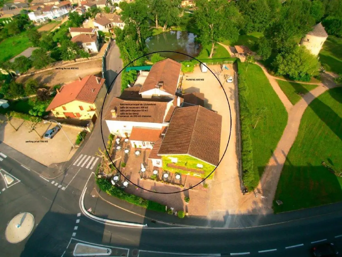 Fonds et murs commerciaux a vendre Mâcon 71000 Saône-et-Loire 71 838 m2 18 pièces 421500 euros MU 54 001