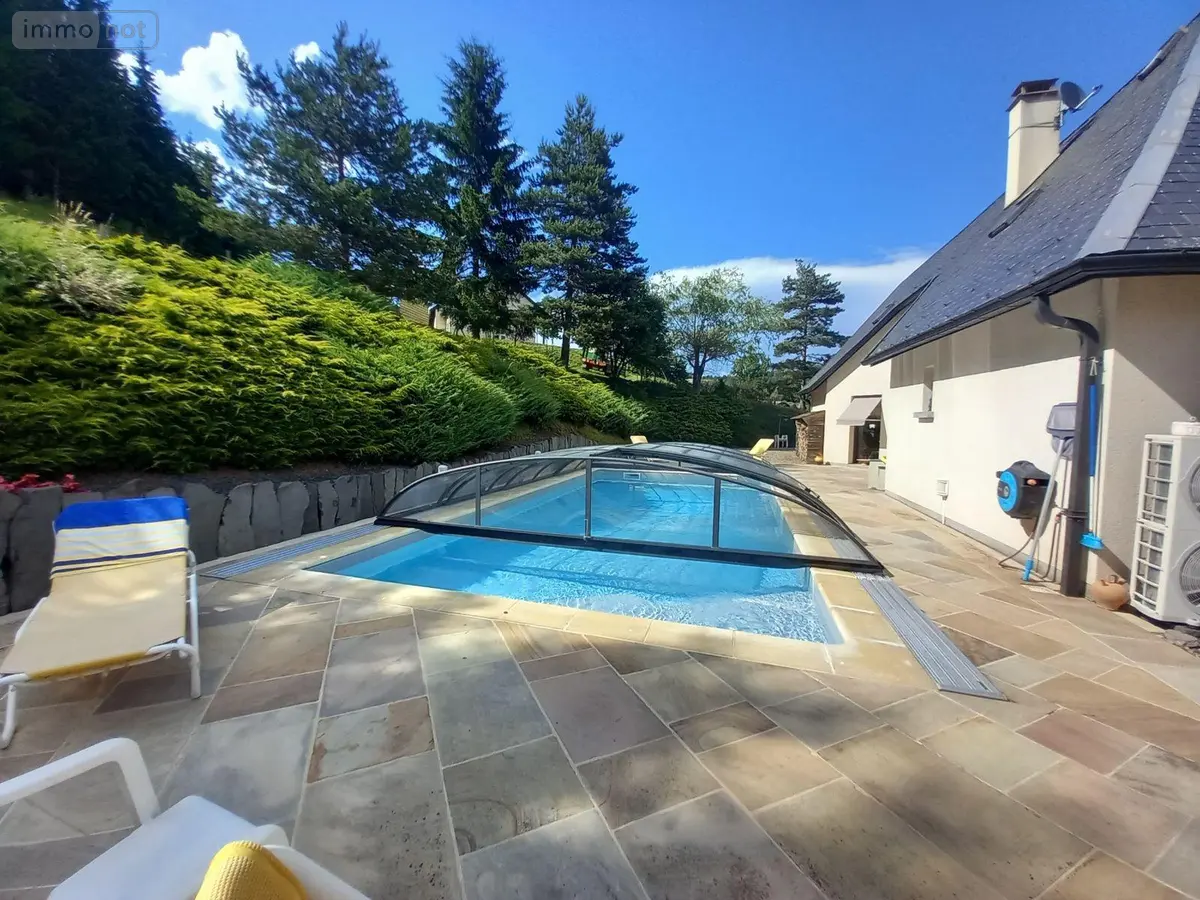Maison a vendre Murat 15300 Cantal 15 140 m2 439000 euros FG/2297 001