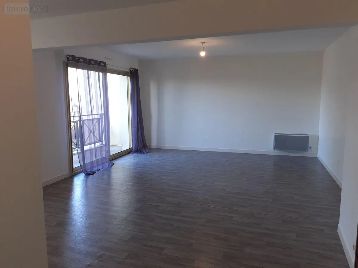 Location appartement Vitré 35500 Ille-et-Vilaine 35 52 m2 2 pièces 615 euros 131/1259 001
